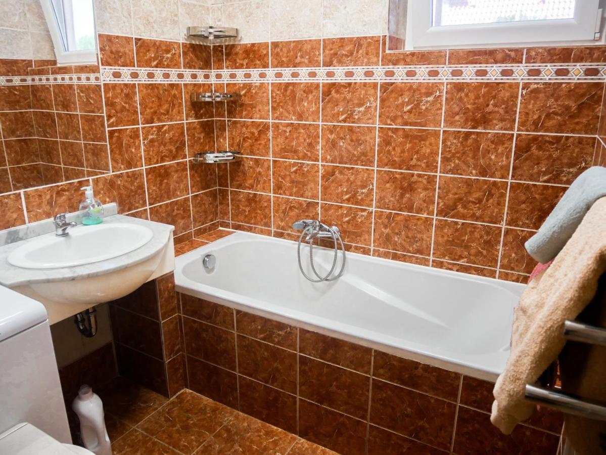 Tenisz Vendégház Ordacsehi Exterior foto