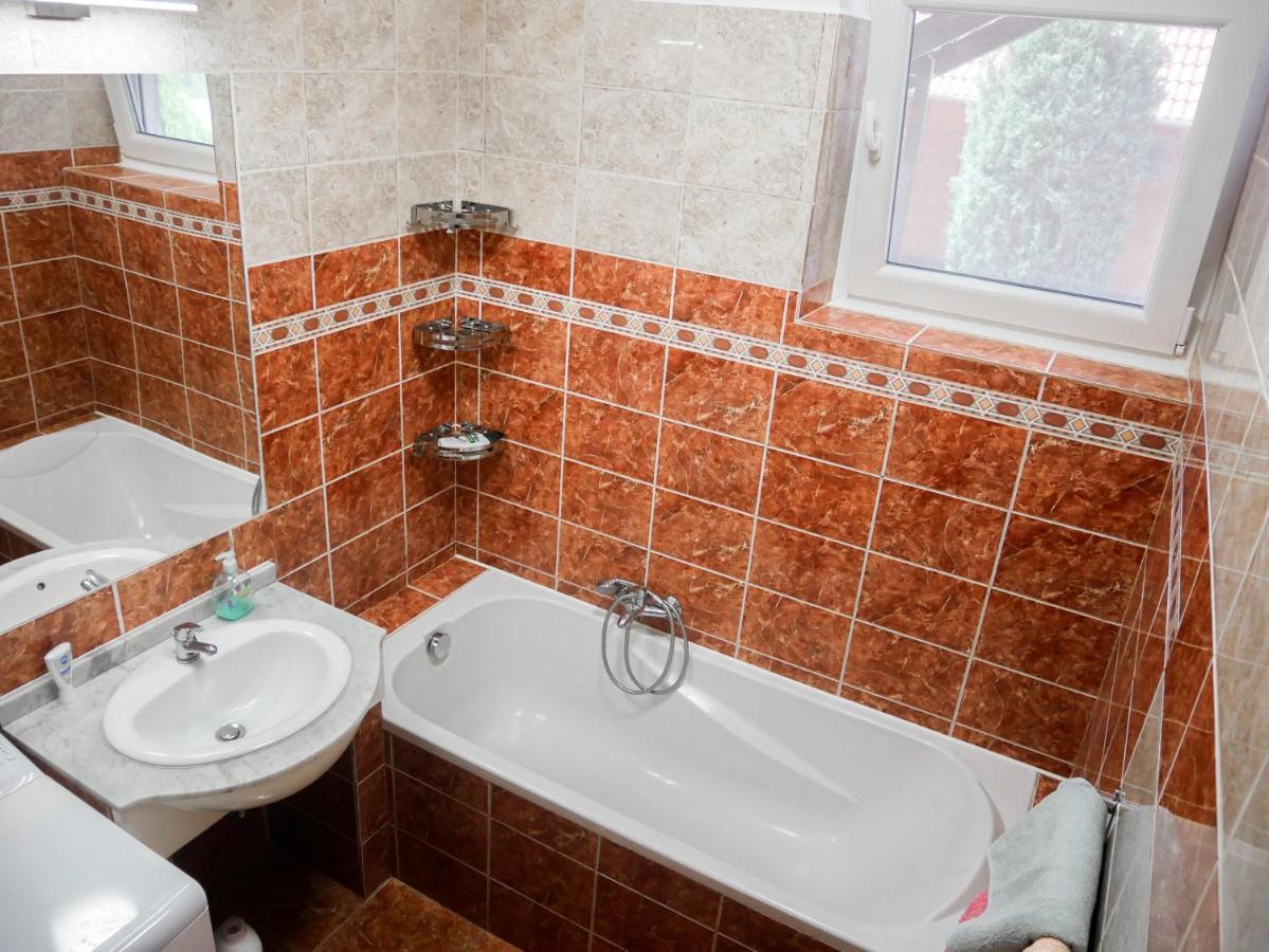 Tenisz Vendégház Ordacsehi Exterior foto